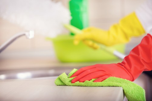 Deep cleaning of a Battersea kitchen before handover